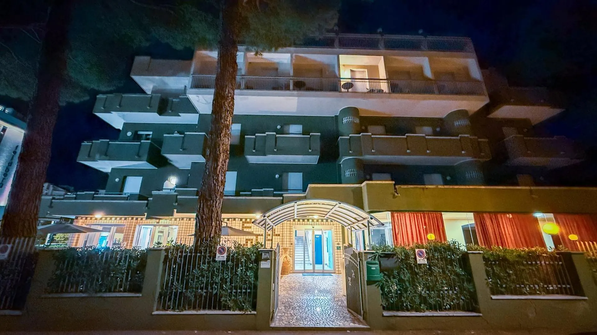 Hotel Etna - Nuova Gestione Romagnola All-Inclusive Spiaggia Parcheggio Ριτσιόνε
