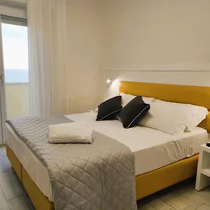 Gran San Bernardo - - Fronte Mare Con Cucina Риччоне