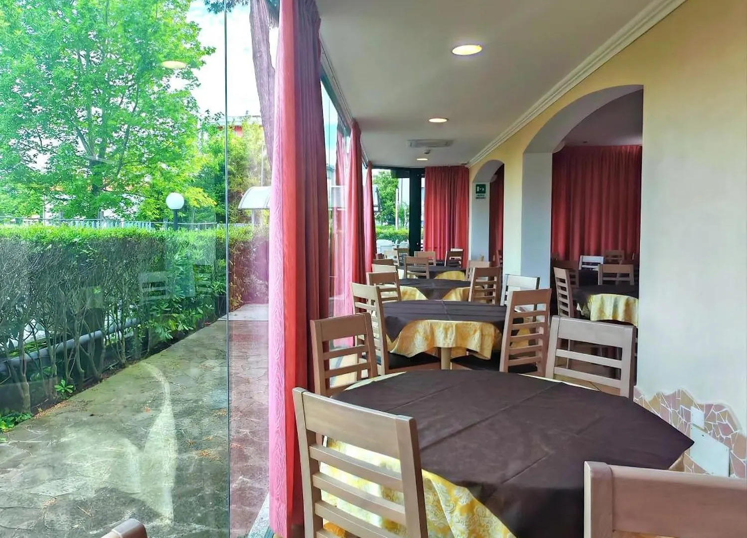 ***  Hotel Etna - Nuova Gestione Romagnola All-Inclusive Spiaggia Parcheggio Riccione Italia