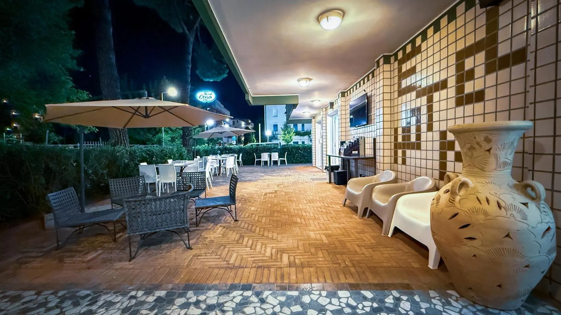 Hotel Etna - Nuova Gestione Romagnola All-Inclusive Spiaggia Parcheggio Riccione