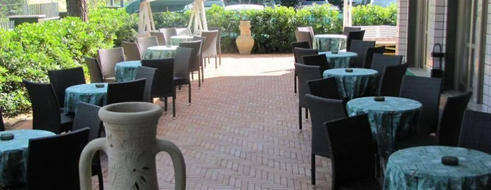 Hotel Etna - Nuova Gestione Romagnola All-Inclusive Spiaggia Parcheggio Riccione Italia