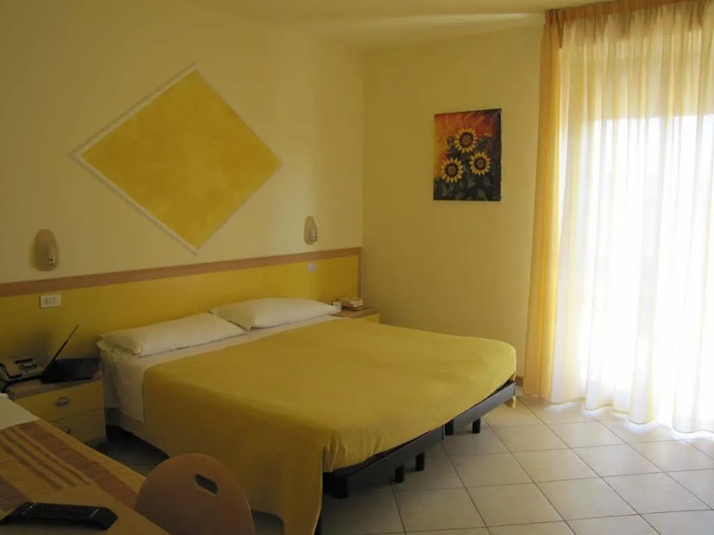 Hotel Etna - Nuova Gestione Romagnola All-Inclusive Spiaggia Parcheggio Riccione
